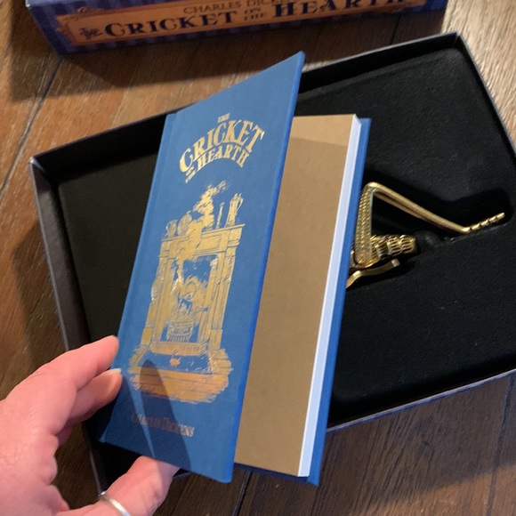Charles Dickens ‘The Cricket on the Hearth’ Book & Brass Plated Cricket Gift Set - Picture 4 of 10